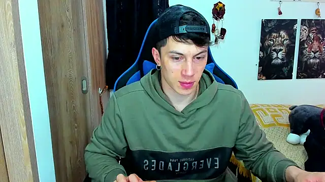 Snapshot of javiersexymann chatting on January 13, 7:42 pm javiersexymann online show from January 13, 7:42 pm