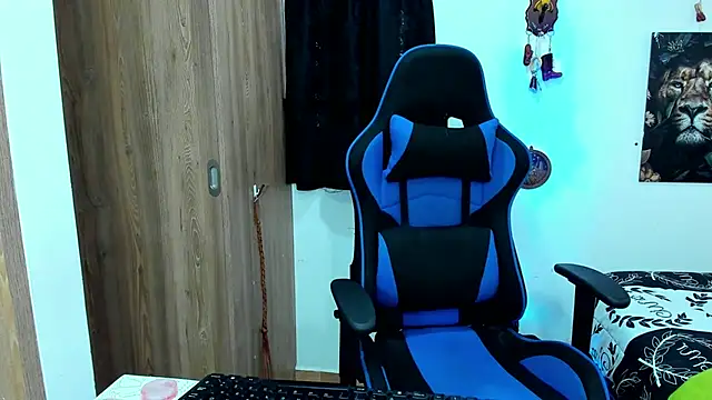 Snapshot of javiersexymann chatting on January 31, 8:43 pm javiersexymann online show from January 31, 8:43 pm