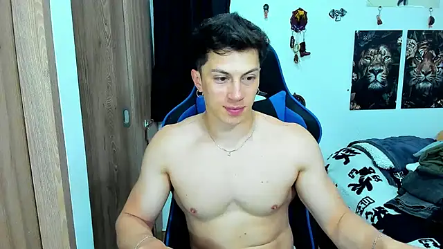 Snapshot of javiersexymann chatting on February 17, 1:25 am javiersexymann online show from February 17, 1:25 am