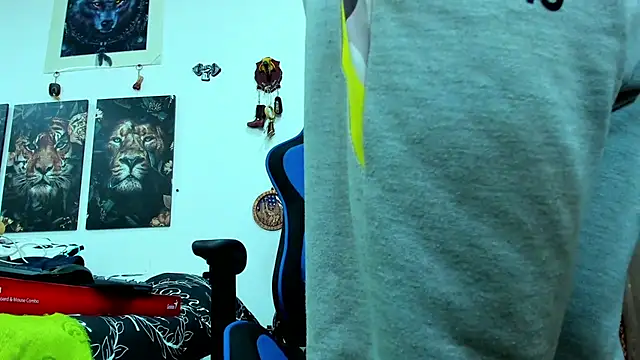 Snapshot of javiersexymann chatting on March 8, 11:49 pm javiersexymann online show from March 8, 11:49 pm