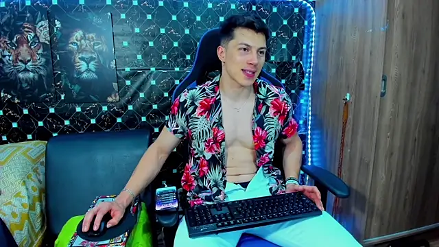 Snapshot of javiersexymann chatting on September 29, 2:06 am javiersexymann online show from September 29, 2:06 am