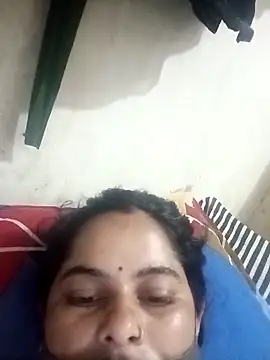 Snapshot of JULEE-740 chatting on October 26, 12:27 am JULEE-740 online show from October 26, 12:27 am