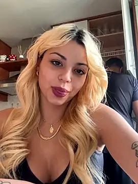 Snapshot of NoeliaGarcia17 chatting on October 3, 3:20 pm NoeliaGarcia17 online show from October 3, 3:20 pm