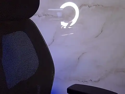 Snapshot of kaira_sharma11 chatting on November 18, 6:23 pm kaira sharma11 online show from November 18, 6:23 pm