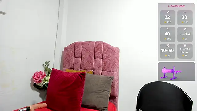 esmeraldaladys online show from September 18, 6:43 pm