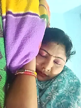 Snapshot of Apkisona8 chatting on October 17, 4:48 am Apkisona8 online show from October 17, 4:48 am