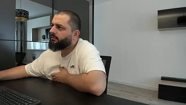 Snapshot of DravenPeak chatting on September 26, 6:28 am DravenPeak online show from September 26, 6:28 am