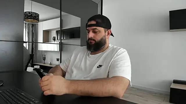 Snapshot of DravenPeak chatting on October 5, 11:08 am DravenPeak online show from October 5, 11:08 am