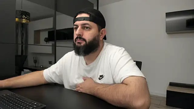 Snapshot of DravenPeak chatting on October 8, 6:05 pm DravenPeak online show from October 8, 6:05 pm