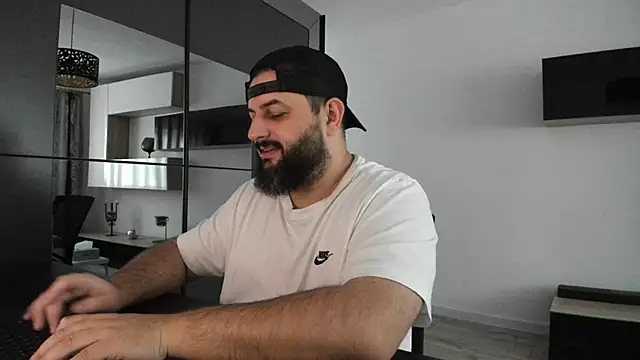 Snapshot of DravenPeak chatting on October 9, 11:41 am DravenPeak online show from October 9, 11:41 am