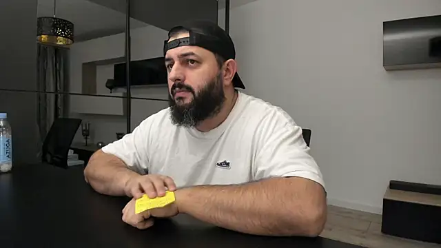 Snapshot of DravenPeak chatting on October 11, 10:19 pm DravenPeak online show from October 11, 10:19 pm