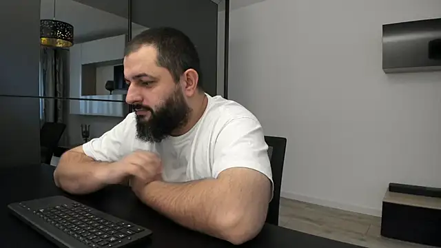 Snapshot of DravenPeak chatting on October 14, 1:45 pm DravenPeak online show from October 14, 1:45 pm