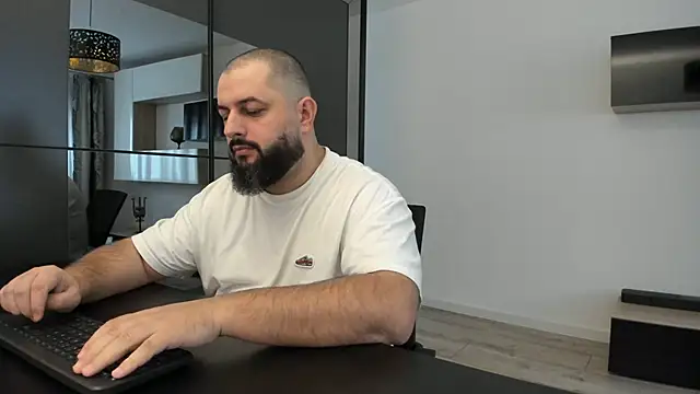 Snapshot of DravenPeak chatting on October 18, 11:11 am DravenPeak online show from October 18, 11:11 am