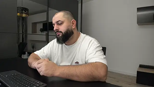 Snapshot of DravenPeak chatting on October 20, 2:45 am DravenPeak online show from October 20, 2:45 am