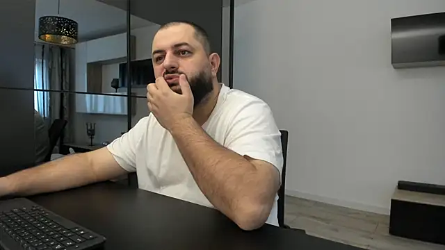 Snapshot of DravenPeak chatting on October 24, 8:00 am DravenPeak online show from October 24, 8:00 am