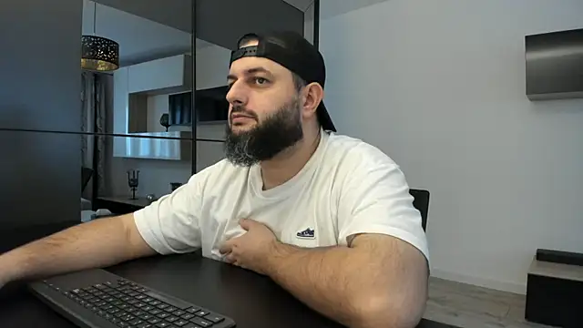 Snapshot of DravenPeak chatting on November 9, 2:04 pm DravenPeak online show from November 9, 2:04 pm