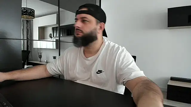 Snapshot of DravenPeak chatting on November 14, 6:45 am DravenPeak online show from November 14, 6:45 am