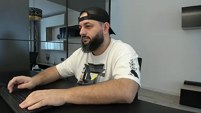 Snapshot of DravenPeak chatting on November 24, 11:54 am DravenPeak online show from November 24, 11:54 am