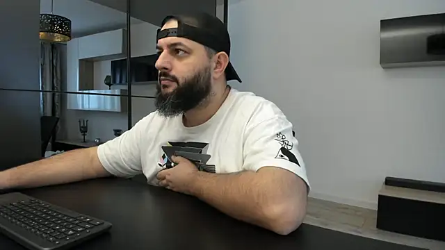 Snapshot of DravenPeak chatting on November 28, 10:51 am DravenPeak online show from November 28, 10:51 am