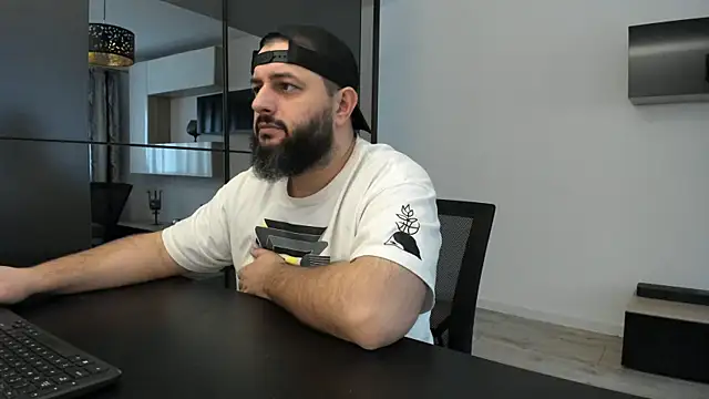 Snapshot of DravenPeak chatting on December 1, 10:09 am DravenPeak online show from December 1, 10:09 am