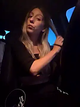 Snapshot of PetiteSecrets chatting on October 23, 5:33 pm PetiteSecrets online show from October 23, 5:33 pm