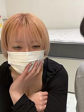 Snapshot of reon_reonreon chatting on December 15, 5:12 am reon reonreon online show from December 15, 5:12 am