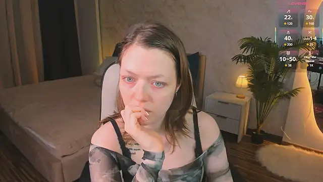 Lunar Lily online show from September 22, 5:31 am