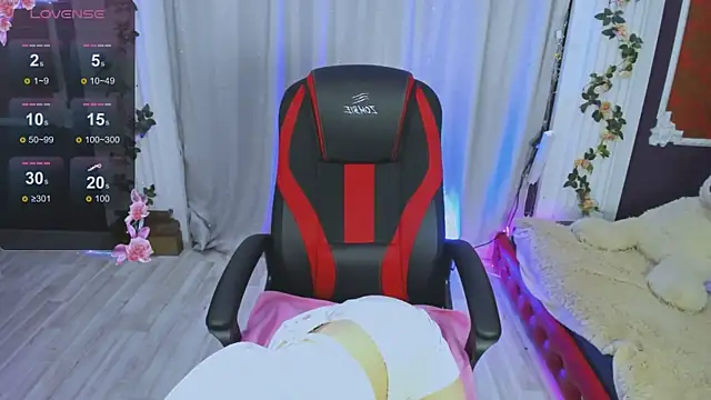 Lunar Lily online show from October 12, 5:28 am