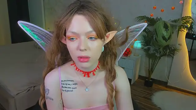 Lunar Lily online show from October 30, 5:53 am