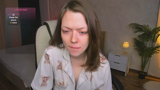 Lunar Lily online show from March 1, 5:42 am