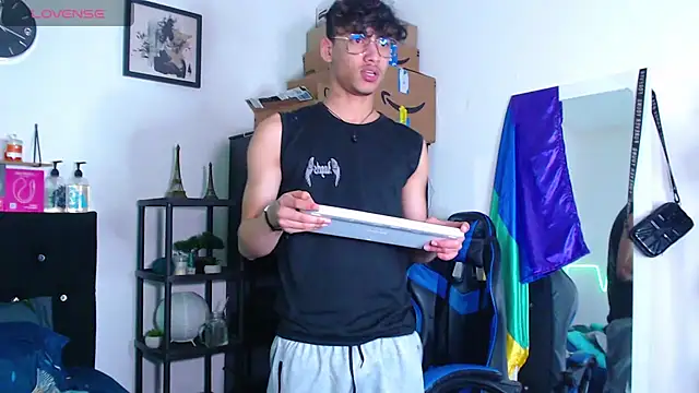 Snapshot of Gael_Jones chatting on October 5, 5:39 am Gael Jones online show from October 5, 5:39 am