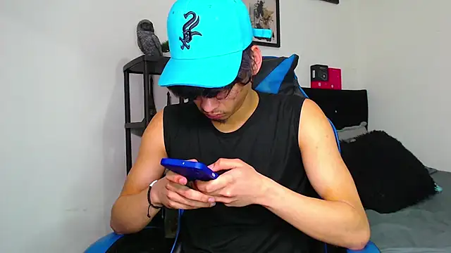 Snapshot of Gael_Jones chatting on November 27, 2:24 am Gael Jones online show from November 27, 2:24 am