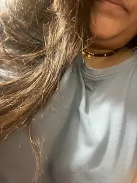 indian-hotmilfs online show from October 31, 1:45 pm