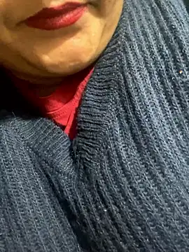 indian-hotmilfs online show from January 17, 1:49 pm