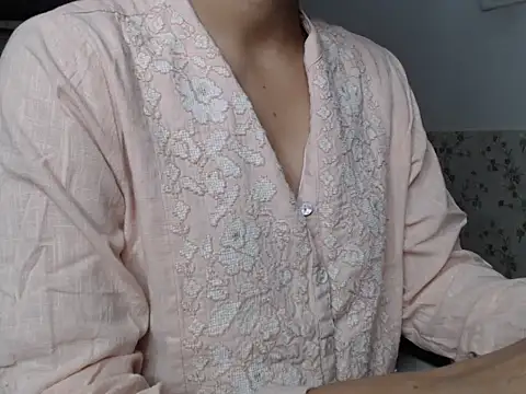 Snapshot of snow_white123 chatting on September 8, 7:57 pm snow white123 online show from September 8, 7:57 pm