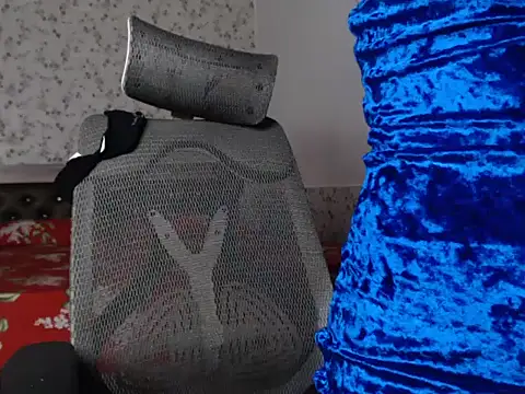 Snapshot of snow_white123 chatting on October 3, 8:28 pm snow white123 online show from October 3, 8:28 pm