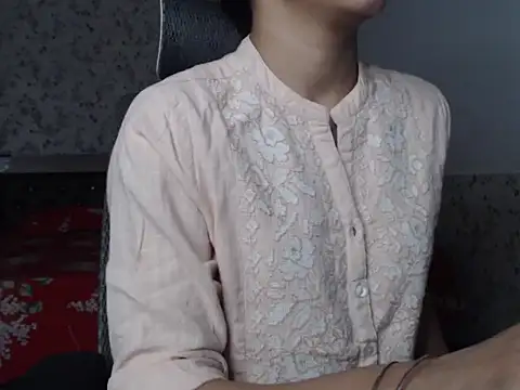 Snapshot of snow_white123 chatting on October 5, 8:18 pm snow white123 online show from October 5, 8:18 pm