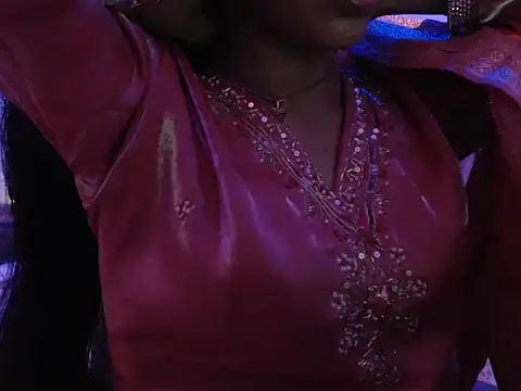 Snapshot of snow_white123 chatting on October 19, 8:42 pm snow white123 online show from October 19, 8:42 pm