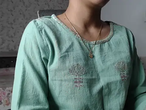 Snapshot of snow_white123 chatting on October 22, 8:19 pm snow white123 online show from October 22, 8:19 pm