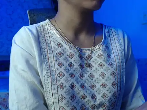 Snapshot of snow_white123 chatting on November 8, 8:40 pm snow white123 online show from November 8, 8:40 pm