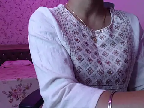 Snapshot of snow_white123 chatting on November 22, 9:03 pm snow white123 online show from November 22, 9:03 pm