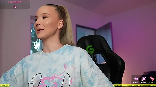 Snapshot of HeySiryy chatting on September 21, 3:57 pm HeySiryy online show from September 21, 3:57 pm