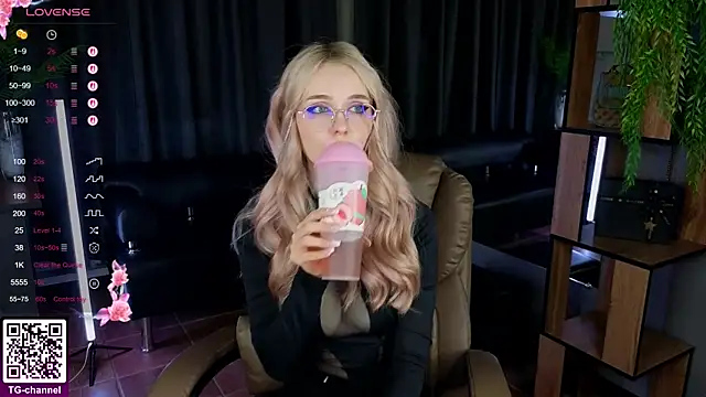 Snapshot of exxxcore_ chatting on November 6, 6:53 pm exxxcore online show from November 6, 6:53 pm