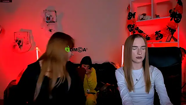 lizzie boom online show from October 21, 7:25 pm