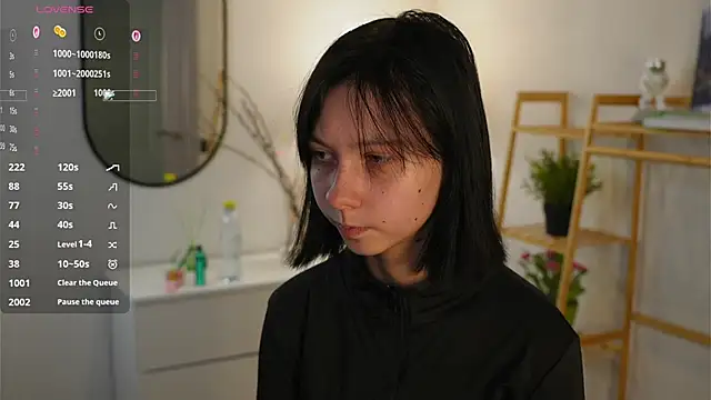 Snapshot of SuzanneHowse chatting on November 8, 4:45 am SuzanneHowse online show from November 8, 4:45 am