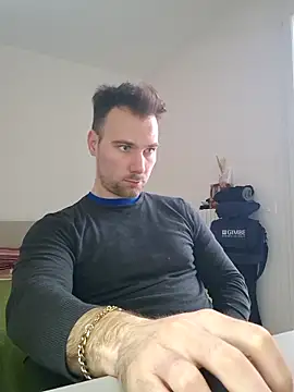 mrlyuis online show from December 22, 10:23 am