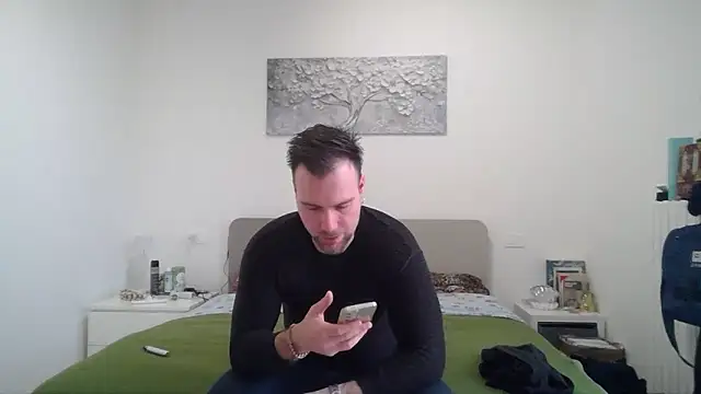 mrlyuis online show from February 6, 12:08 pm