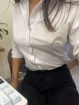 Snapshot of bunny_b4nny chatting on November 21, 6:01 am bunny b4nny online show from November 21, 6:01 am