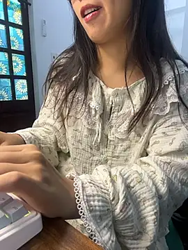 Snapshot of bunny_b4nny chatting on November 28, 6:16 am bunny b4nny online show from November 28, 6:16 am