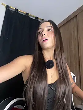 Snapshot of Scarlett05 chatting on September 28, 1:00 am Scarlett05 online show from September 28, 1:00 am